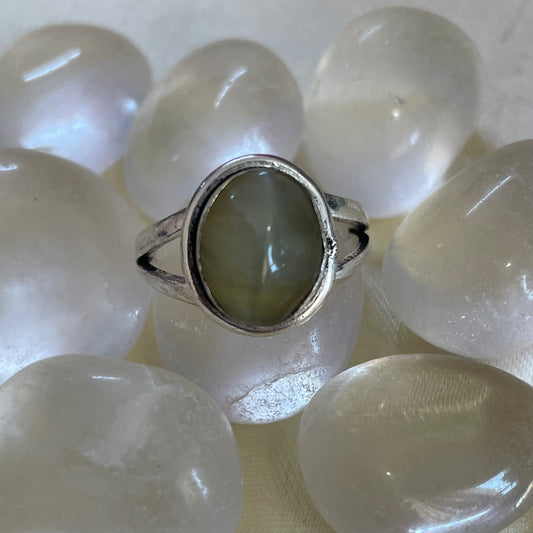 Cat’s eye / Lehsunia German Silver Ring