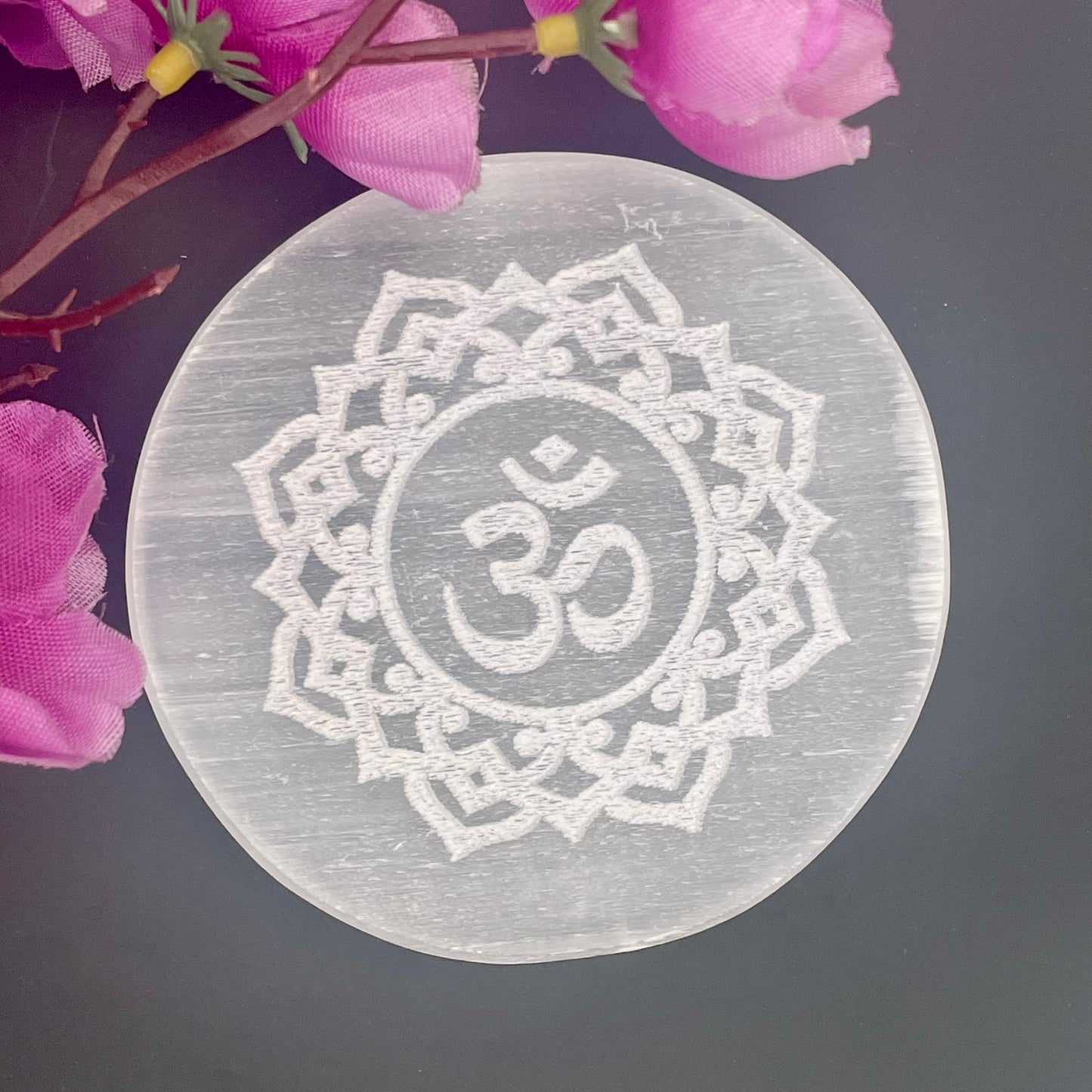 Om Charging Selenite Plate Round- 3 inch