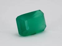 8.27 Carat Green Onyx (Chalcedony Stone) - Natural & Lab-Certified  06/08 - 25