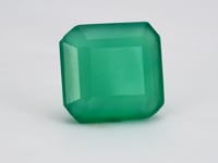 8.83 Carat Green Onyx (Chalcedony Stone) - Natural & Lab-Certified  06/08 - 26