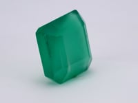7.46 Carat Green Onyx (Chalcedony Stone) - Natural & Lab-Certified  05/08 - 8