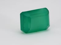 9.76 Carat Green Onyx (Chalcedony Stone) - Natural & Lab-Certified  05/08 - 12